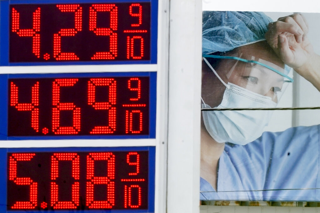 Gas prices surpass $4 in every state for the first time