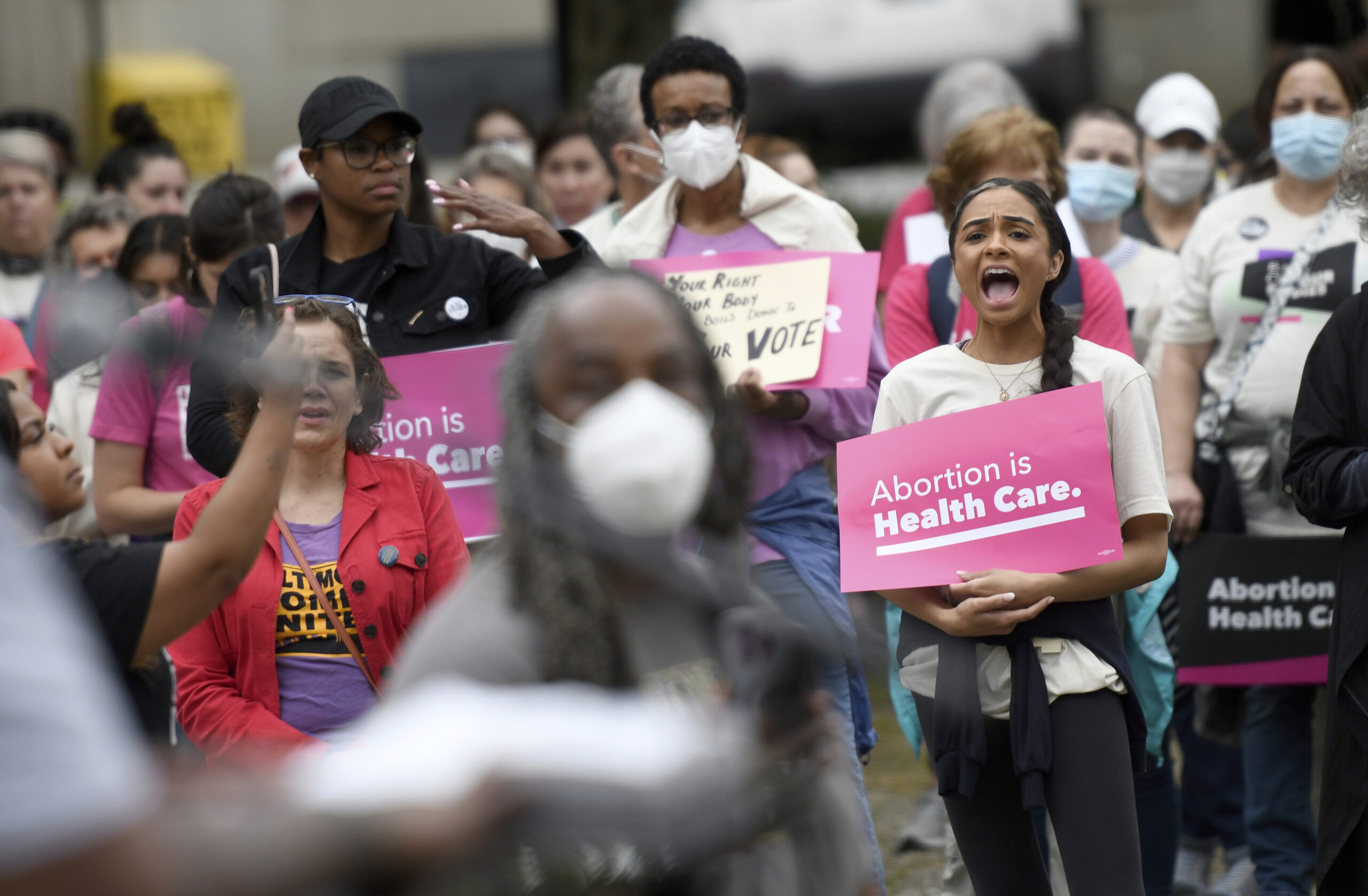 Gen Z activists flood crisis pregnancy centers with negative Yelp reviews