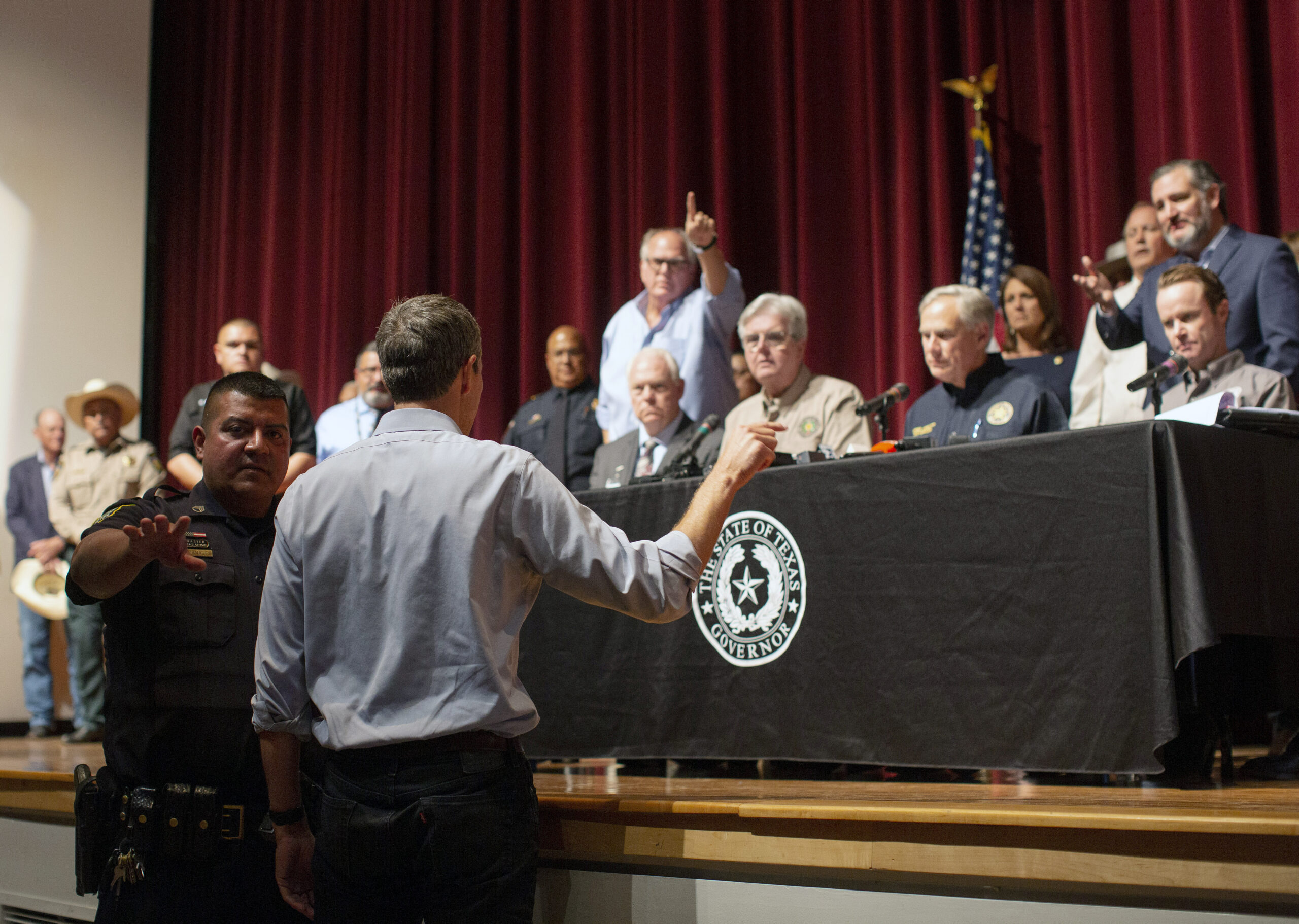 Uvalde mayor slams Beto O’Rourke interruption at press conference