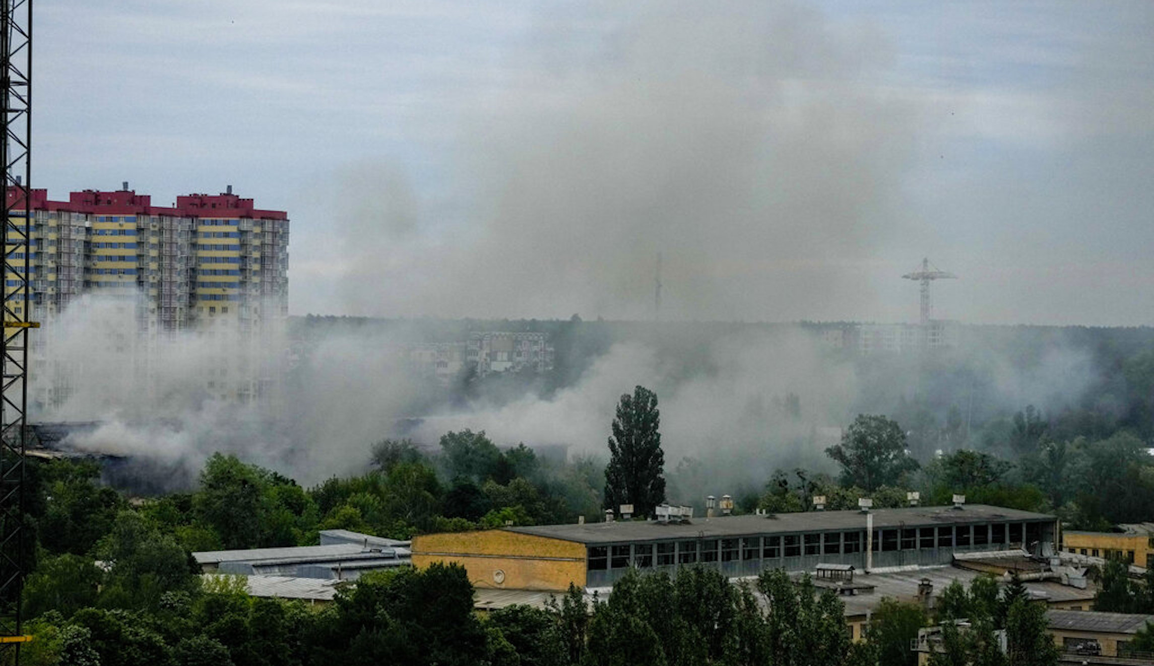 More than 120 new missile strikes launched by Russia Thursday, Zelensky adviser says