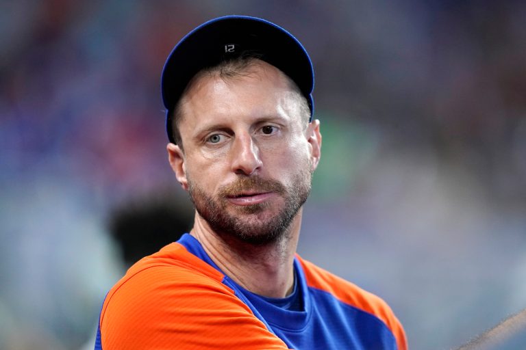 Mets pitcher gives AirPods and $7K meal to minor league teammates: Report