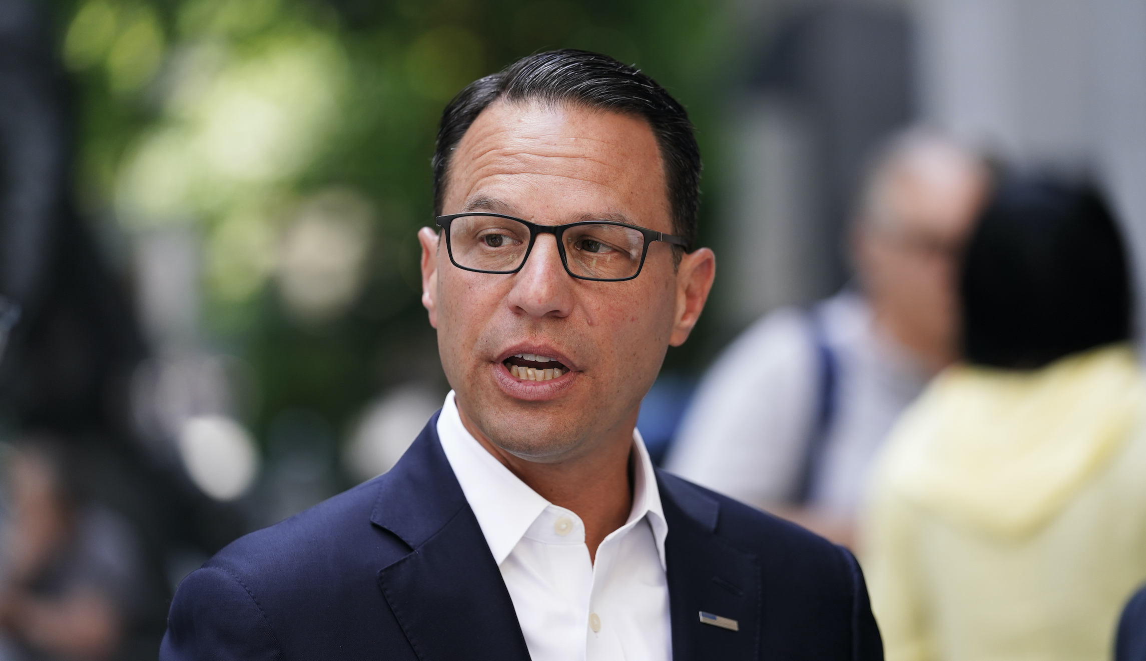 Democrat Josh Shapiro woos GOP voters with slate of Republican endorsements