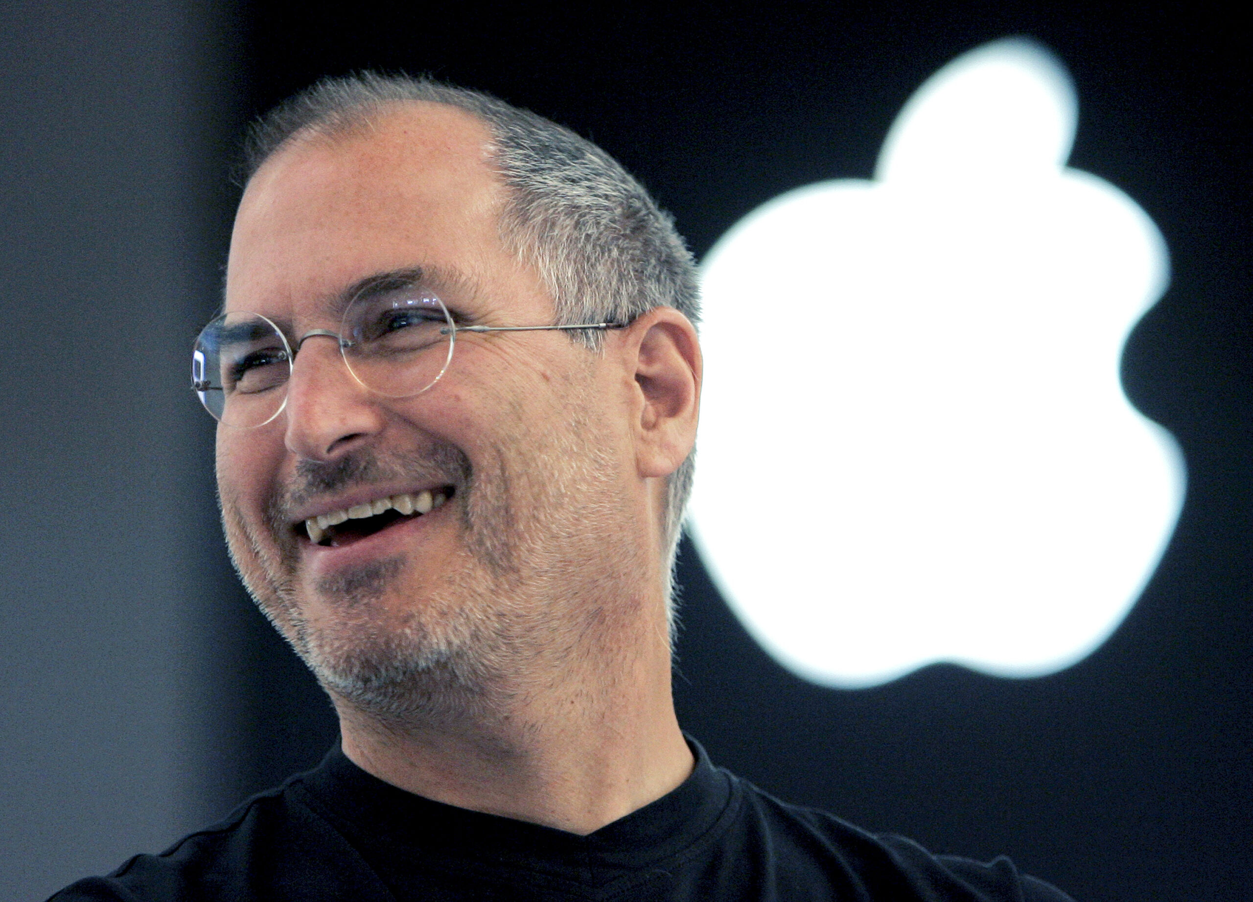 Steve Jobs’s sandals sell for nearly $220,000