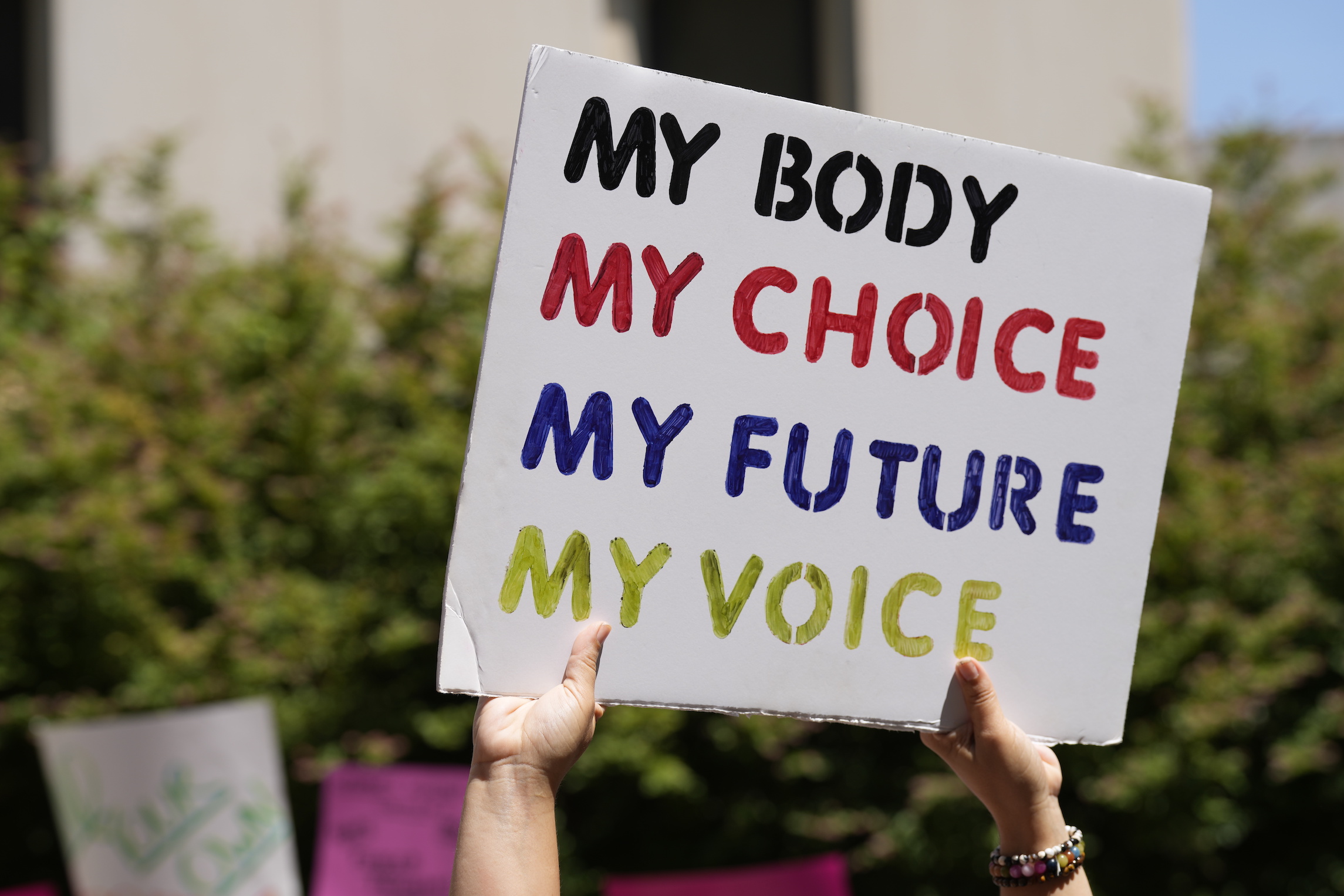 Democrats bank on Roe reversal also reversing November red wave