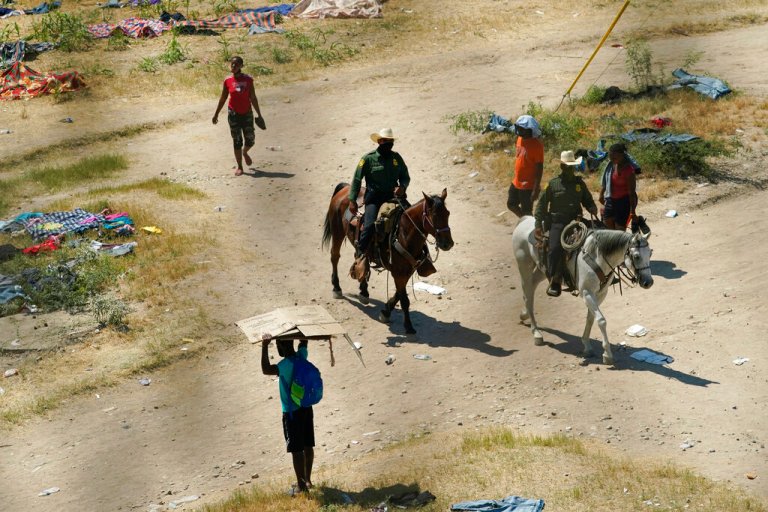Border Patrol union head backs Robson for Arizona governor over Trump-endorsed Lake