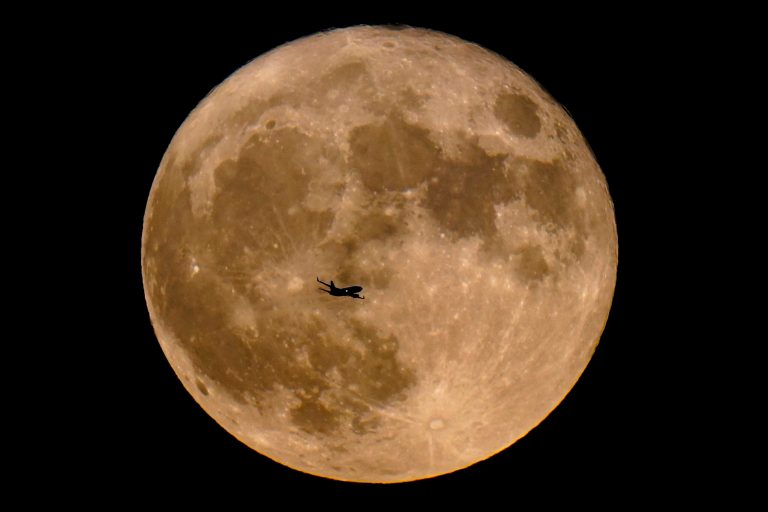 First supermoon in 2023 comes during holiday weekend