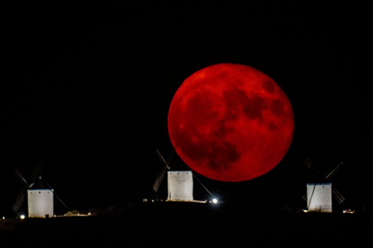 DON’T MISS IT: 2022’s final supermoon is Thursday!
