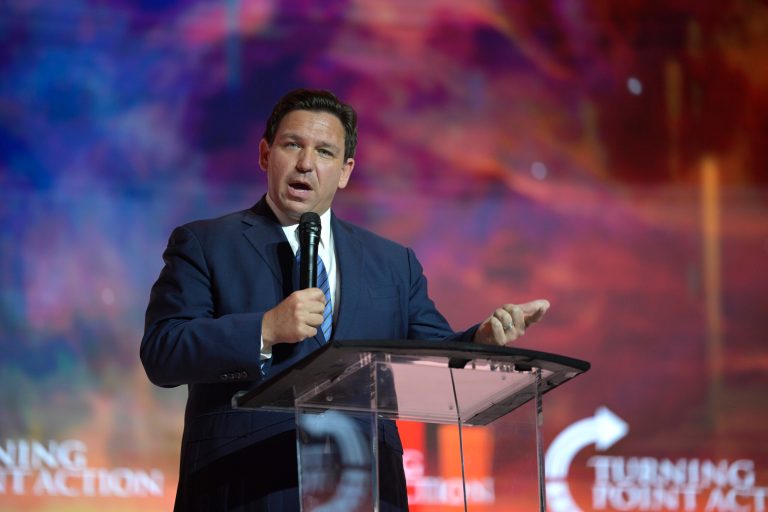 ‘Jackpot’: DeSantis gets standing ovation after sending migrants to Martha’s Vineyard