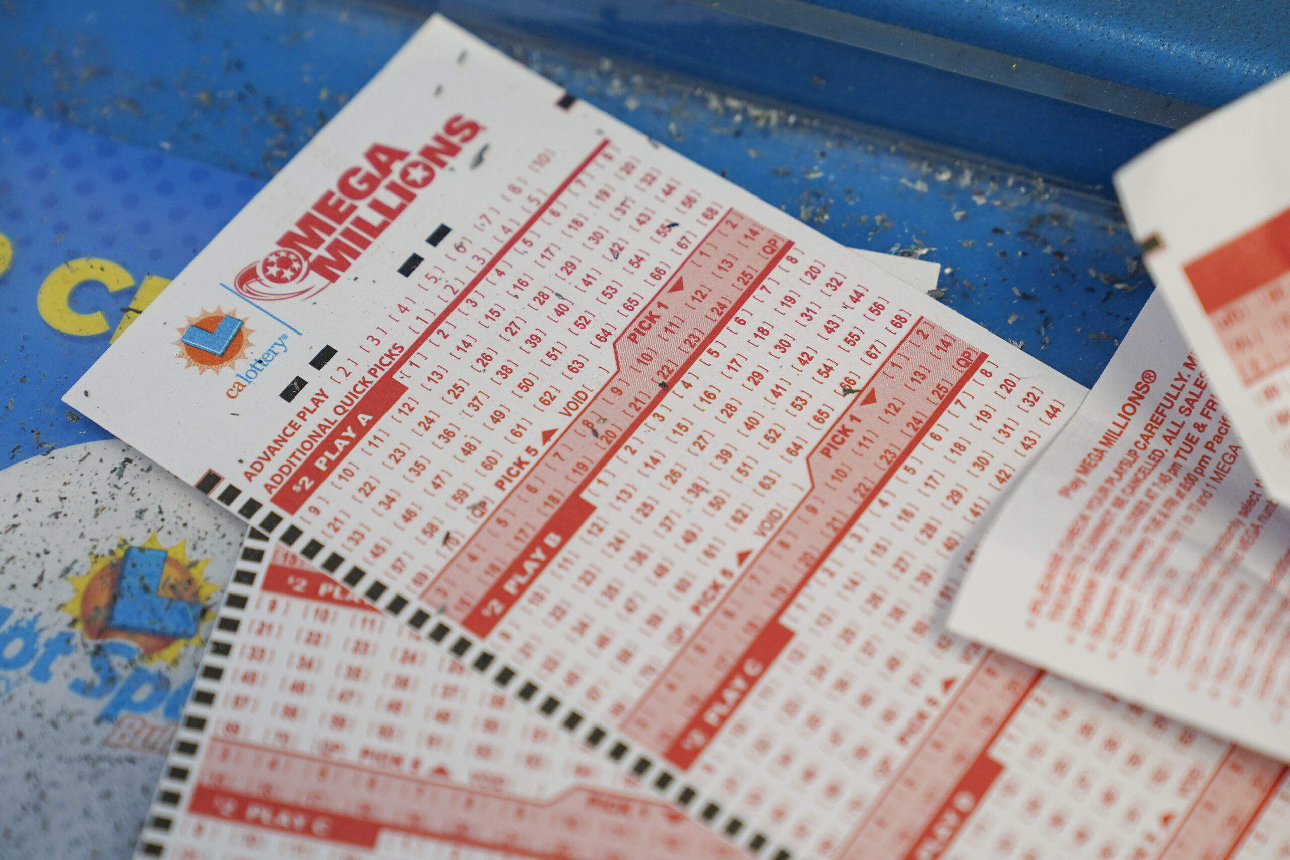 Mega Millions $1.28 billion golden ticket sold in Illinois