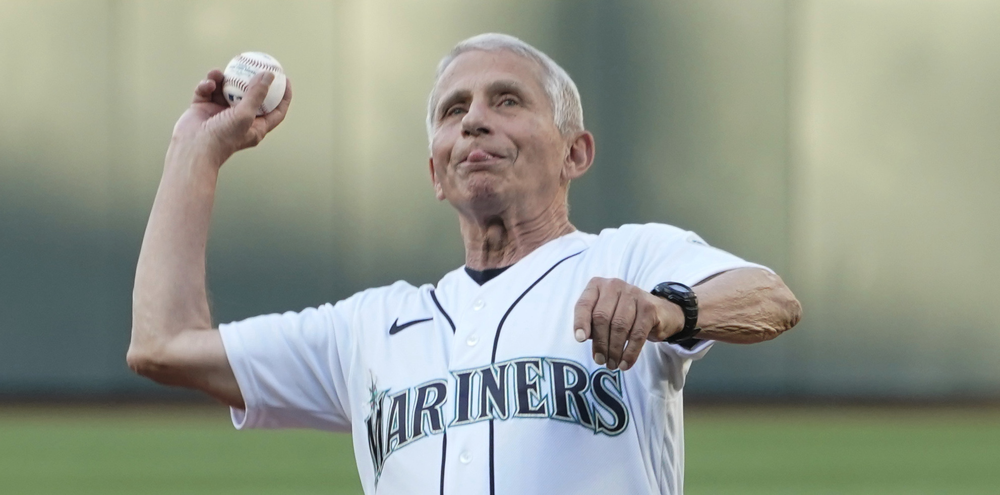 WATCH: Fauci booed before throwing first pitch at Mariners v. Yankees game