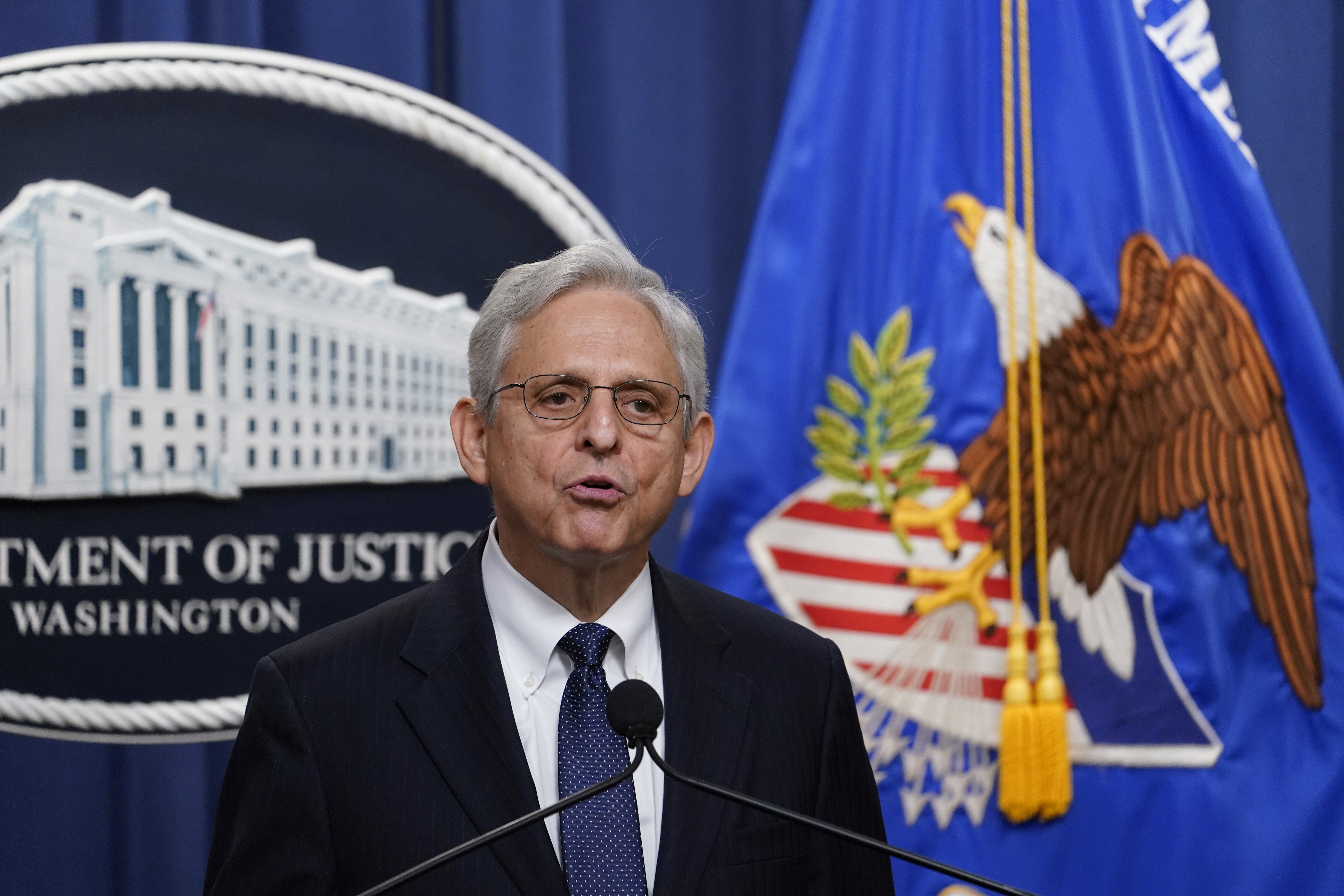 Garland must be more transparent on Trump Mar-a-Lago raid, former DOJ prosecutor says