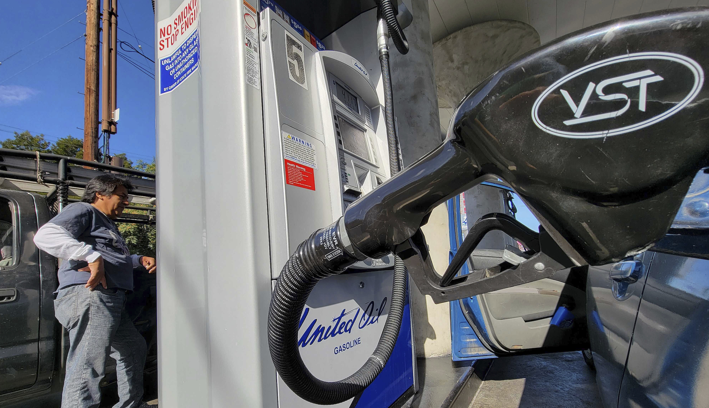 Nonprofit group partners with Florida gas station to lower price to $2.38