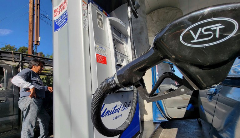 Nonprofit group partners with Florida gas station to lower price to $2.38