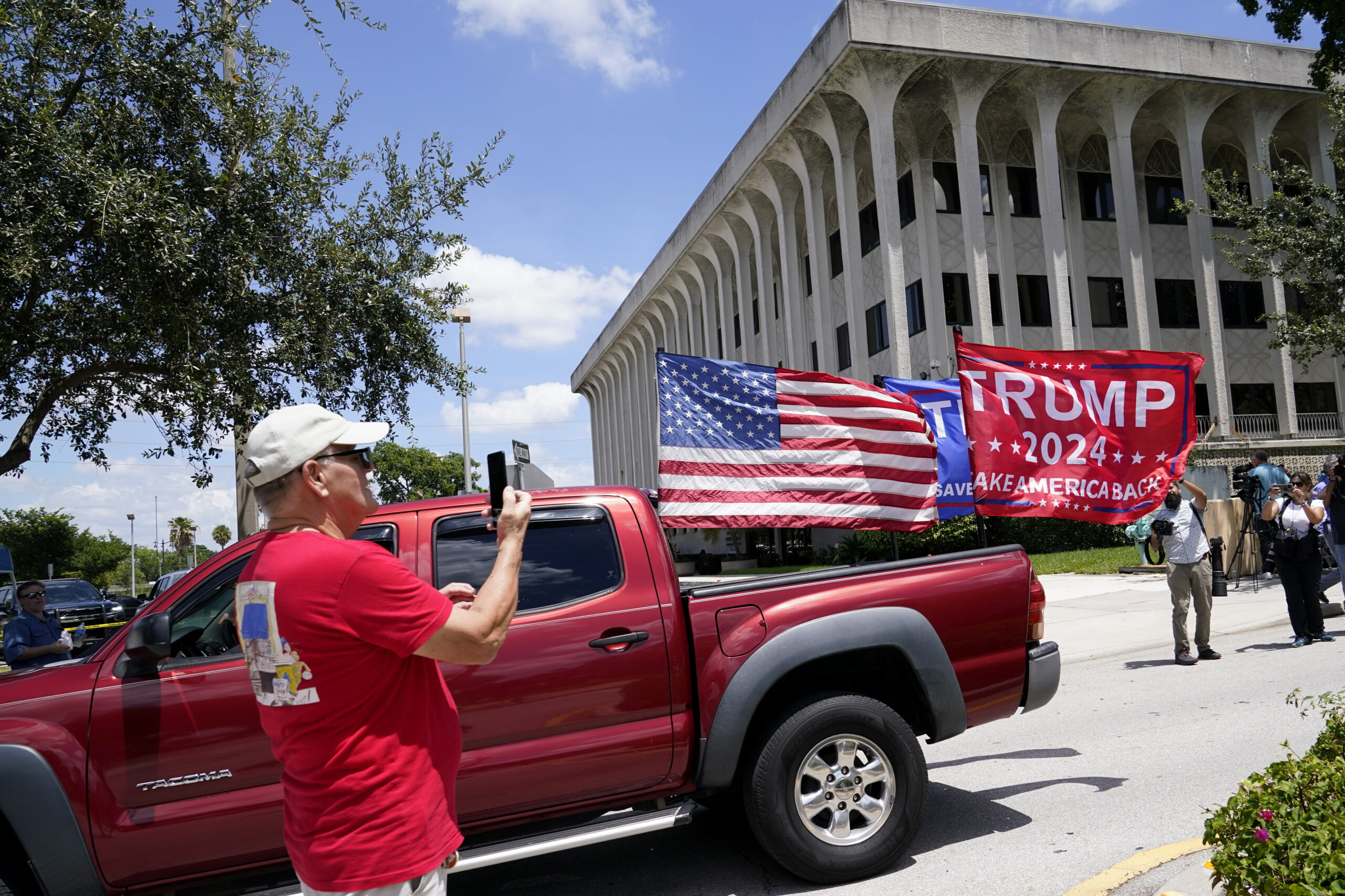 Trump has no right to the nomination, blacklisting DeSantis’s staff is pure thuggery
