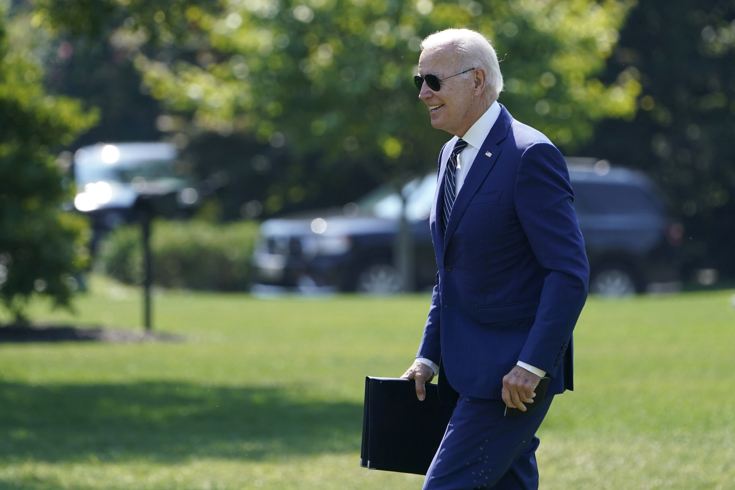 Biden gambles on student loans before midterm elections