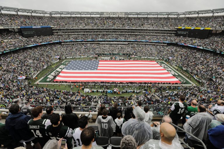 WATCH: Fans take over national anthem at Jets-Ravens game