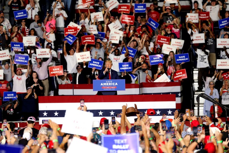 WATCH: Trump gets one-finger salute at Ohio rally