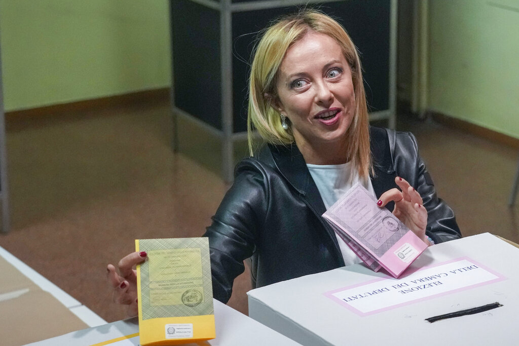 Giorgia Meloni’s far-right alliance leads in Italian elections