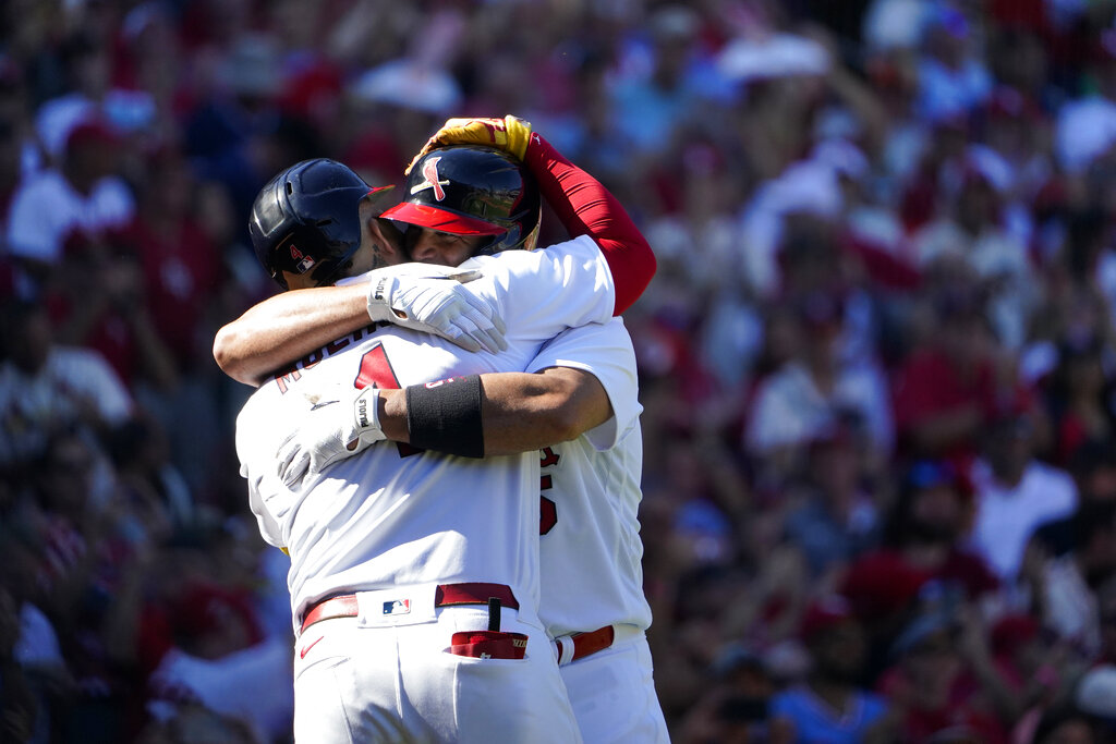 WATCH: Albert Pujols hits home run No. 702 in final home game of career