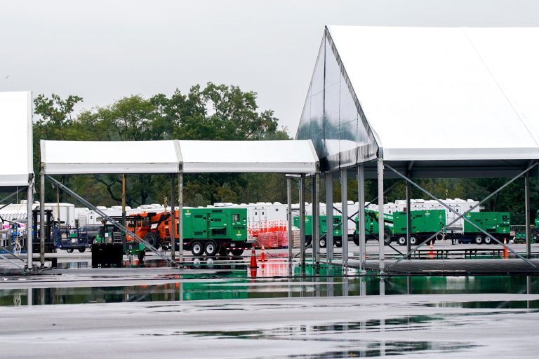 Kathy Hochul activating National Guard for NYC migrant ‘relief center’: Report