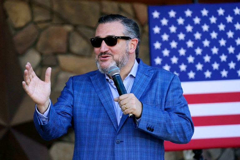 Ted Cruz hit by flying beer can at Astros World Series parade