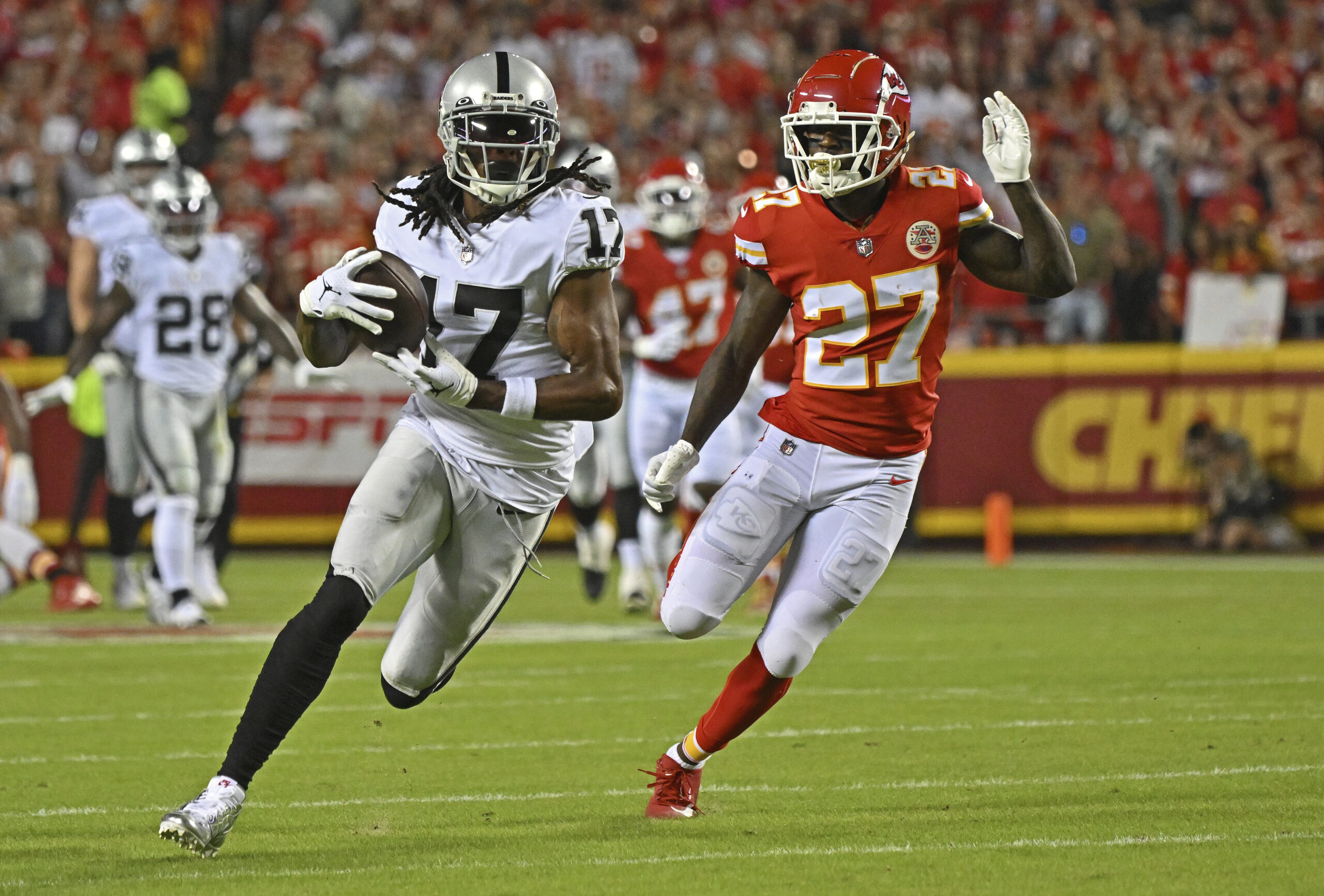 Las Vegas Raiders wide receiver charged with misdemeanor assault following postgame shove