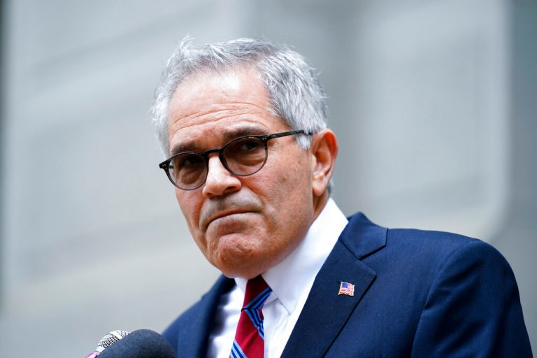 Philadelphia prosecutor should be removed from office