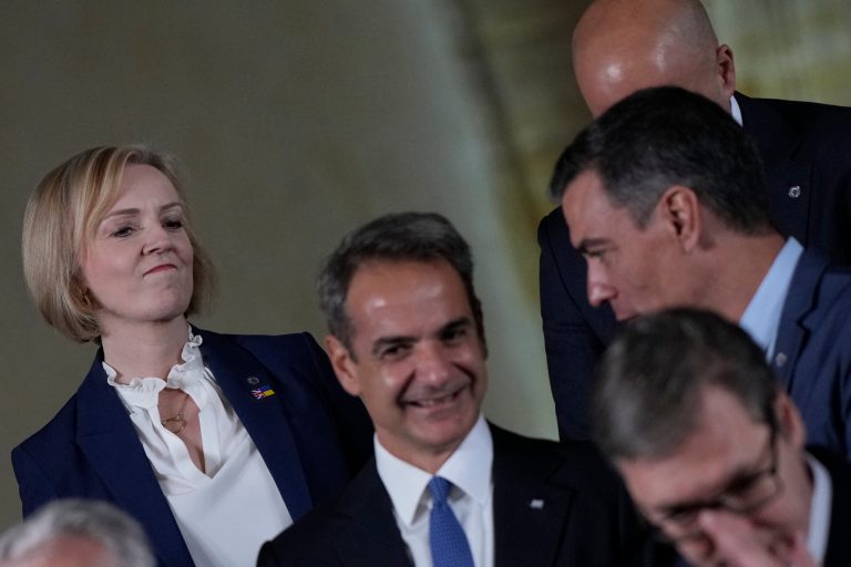 Vegetative state: Ball of lettuce outlasts UK Prime Minister Liz Truss