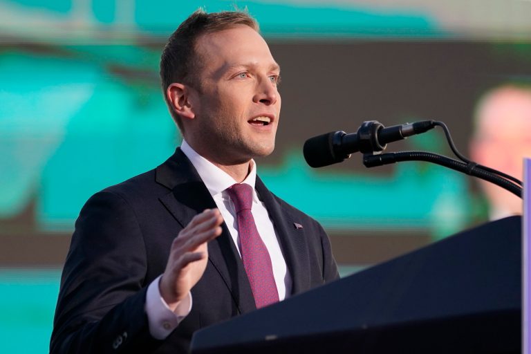 Republican lawmaker apologizes for asking Christian to delete social media post