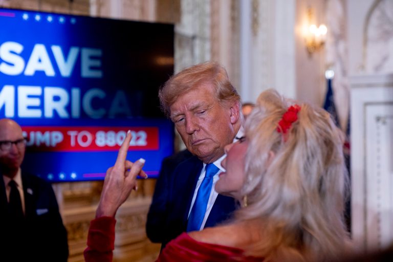 Trump makes emperor-with-no-clothes announcement for president