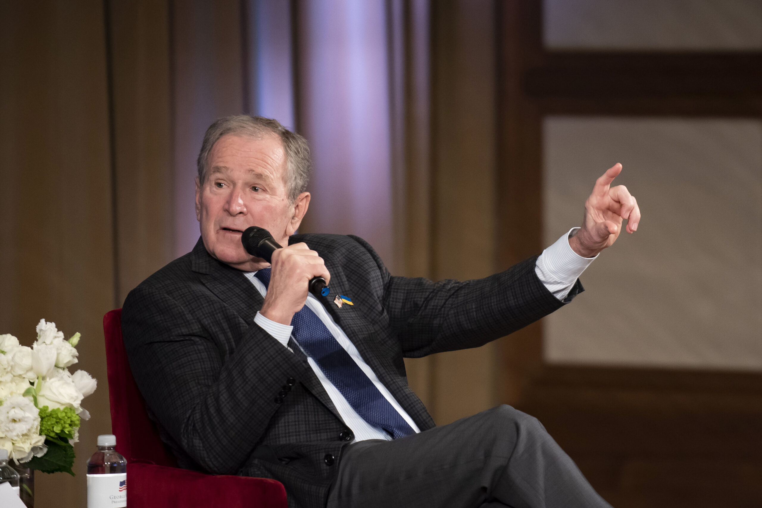 National Archives considers asking former presidents and VPs to search for classified documents: Report