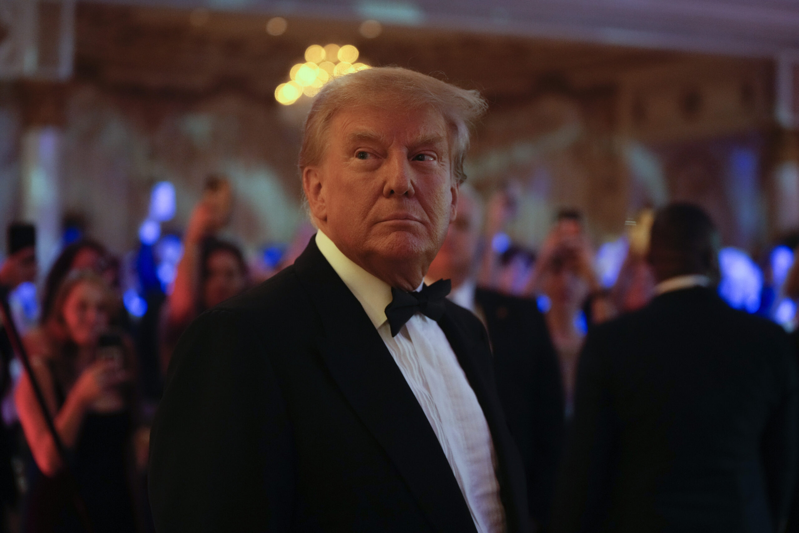 Trump legal team hands over classified item to Justice Department: Report
