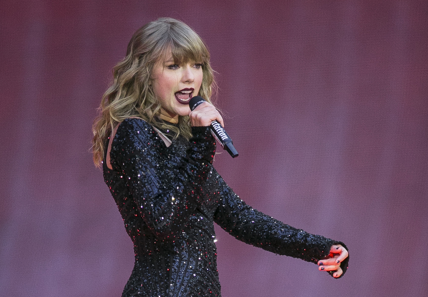Taylor Swift fans wage great war against Ticketmaster over ticket sale disaster