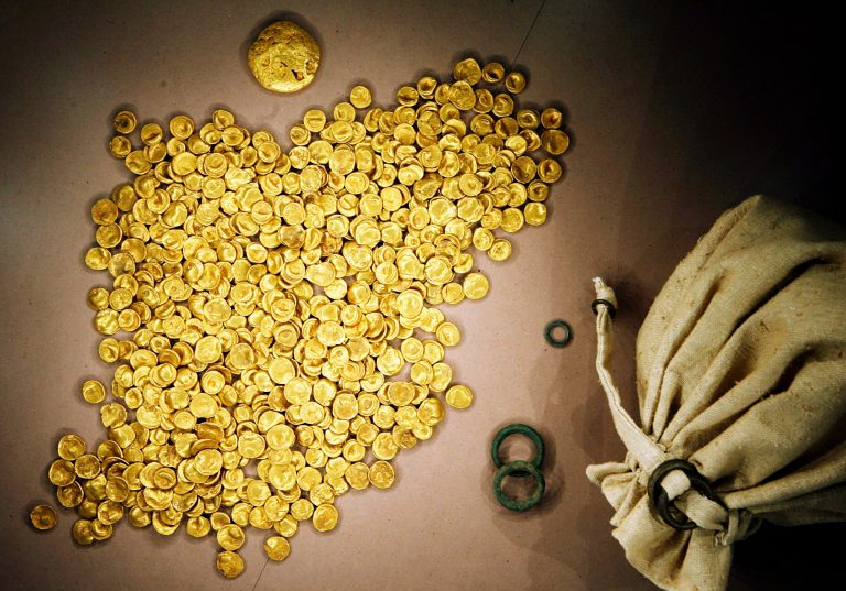 The Fast and the Thievish: Criminals steal gold coins from museum in only nine minutes