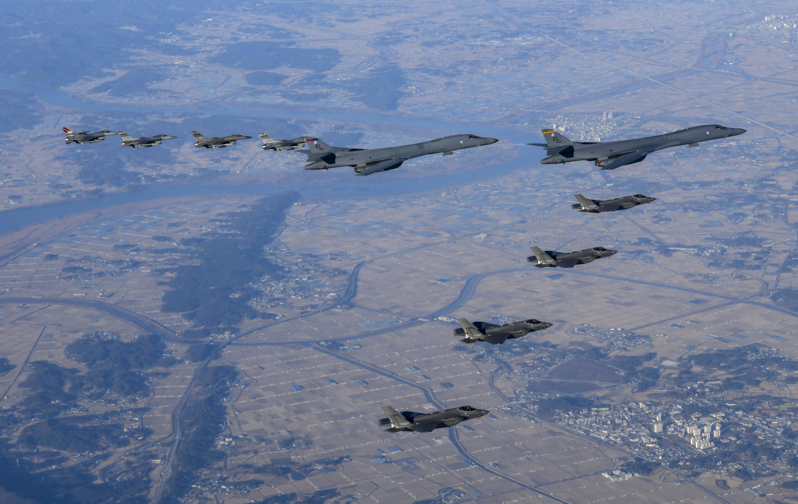 South Korea scrambles its jets after planes from Russia and China enter air defense zone