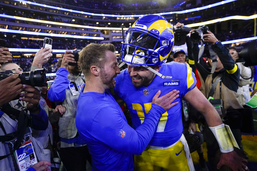 SEE IT: Baker Mayfield caps stunning last-minute 98-yard drive to win in LA Rams debut