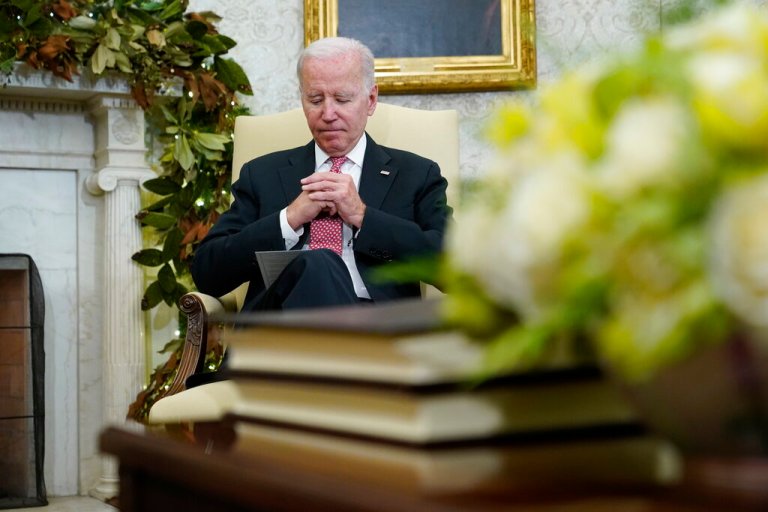 As Biden mulls 2024 bid, Democrats advise him to delay announcement