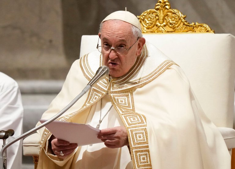 Pope Francis mourns Benedict XVI and gives thanks for his ‘sacrifices’