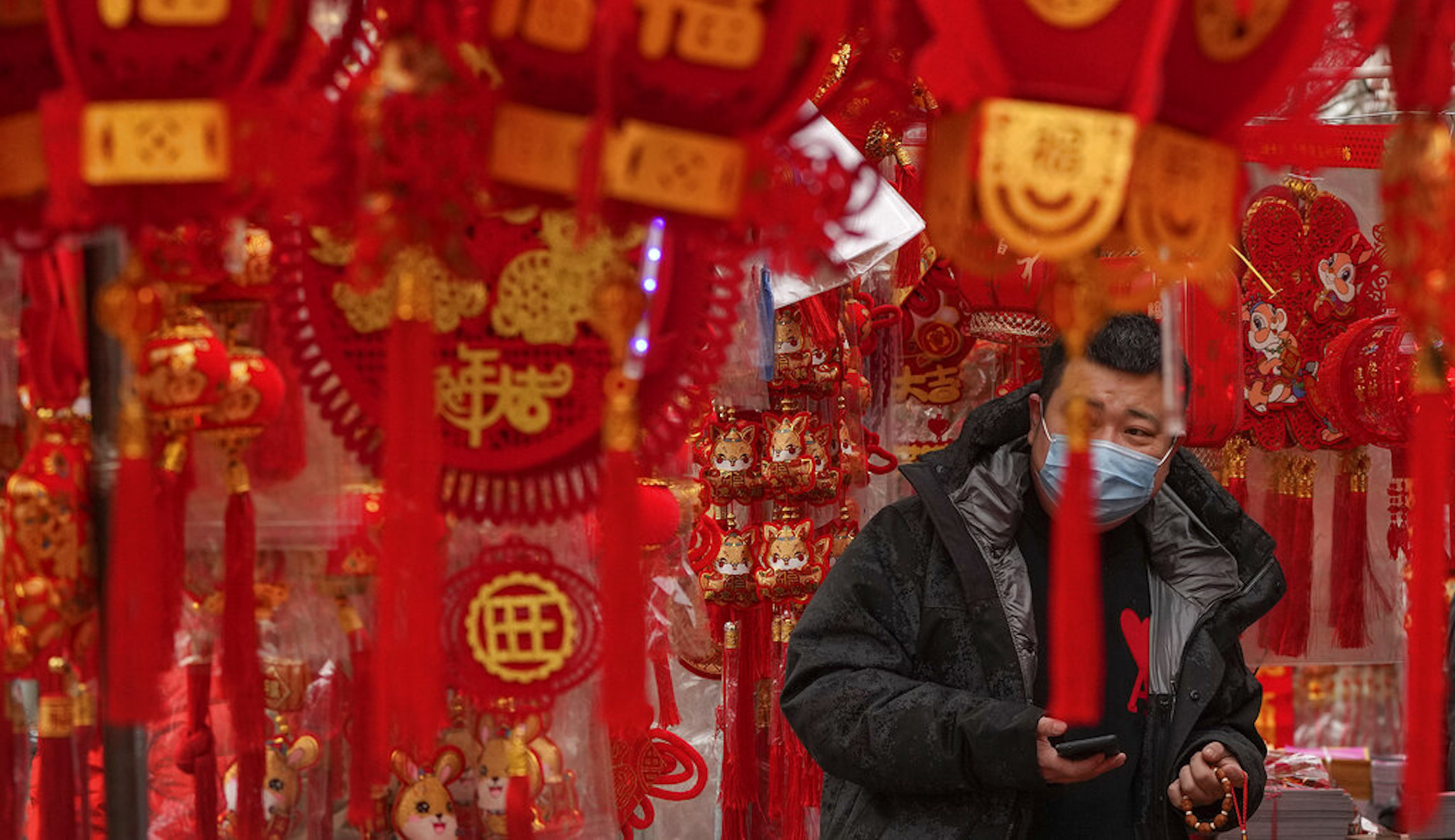 US to relax COVID-19 restrictions for those traveling from China