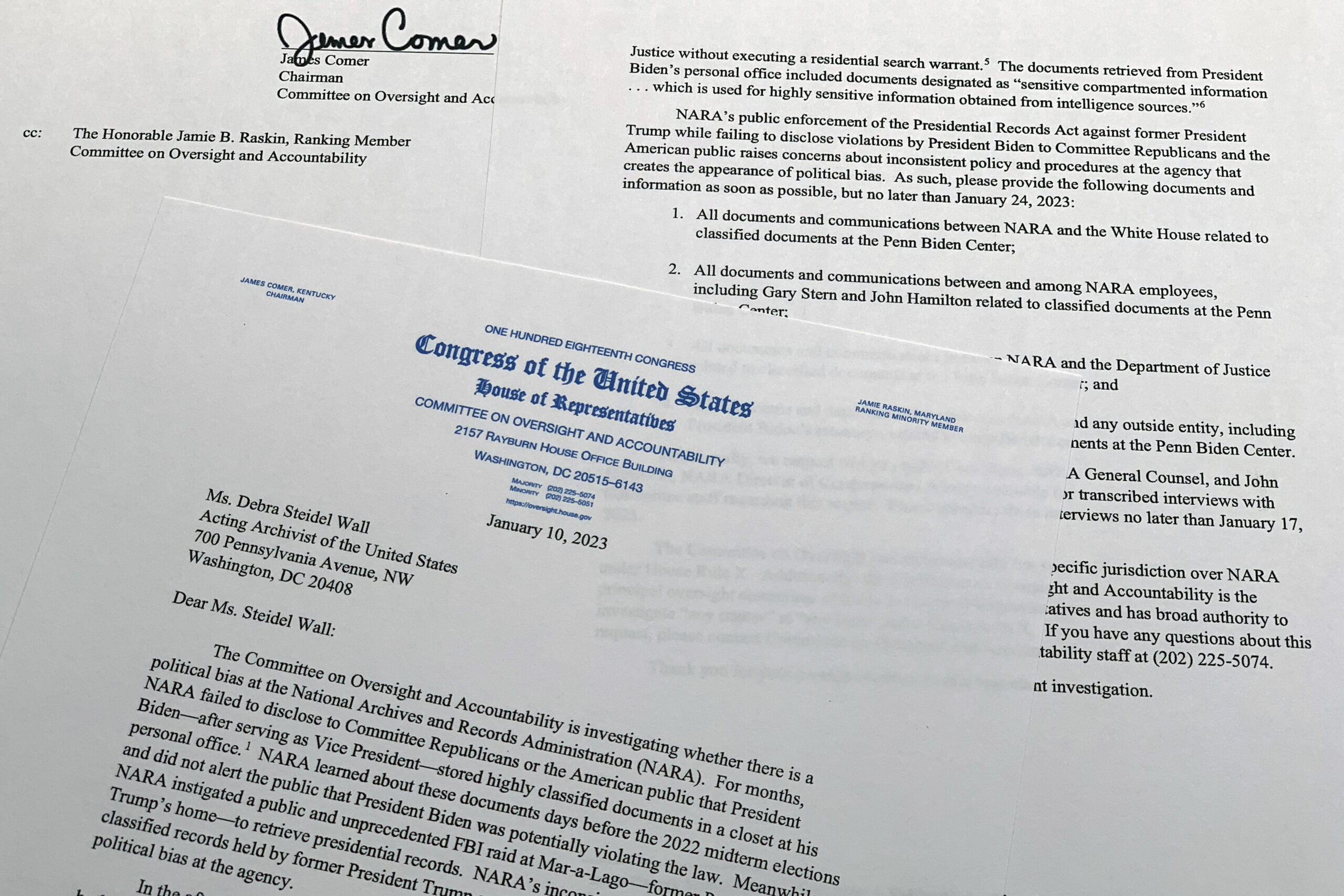 National Archives calls on former presidents and VPs to hunt for classified documents