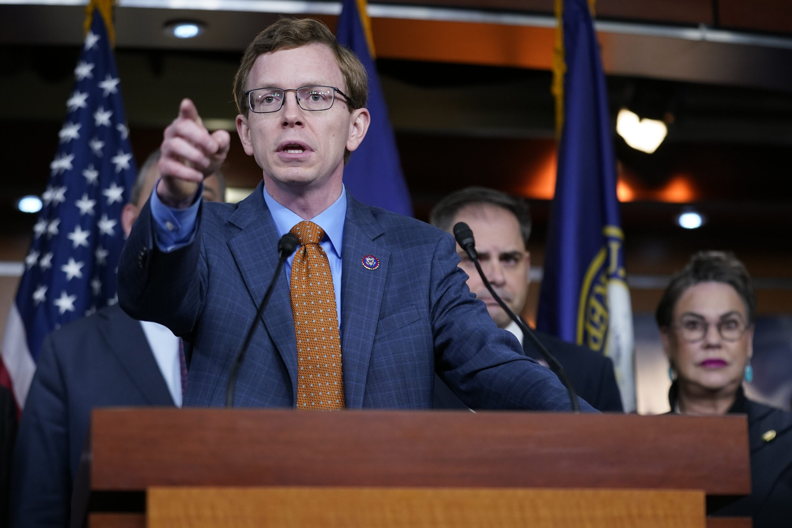 McCarthy allies and Freedom Caucus agree on stopgap measure that includes border security bill