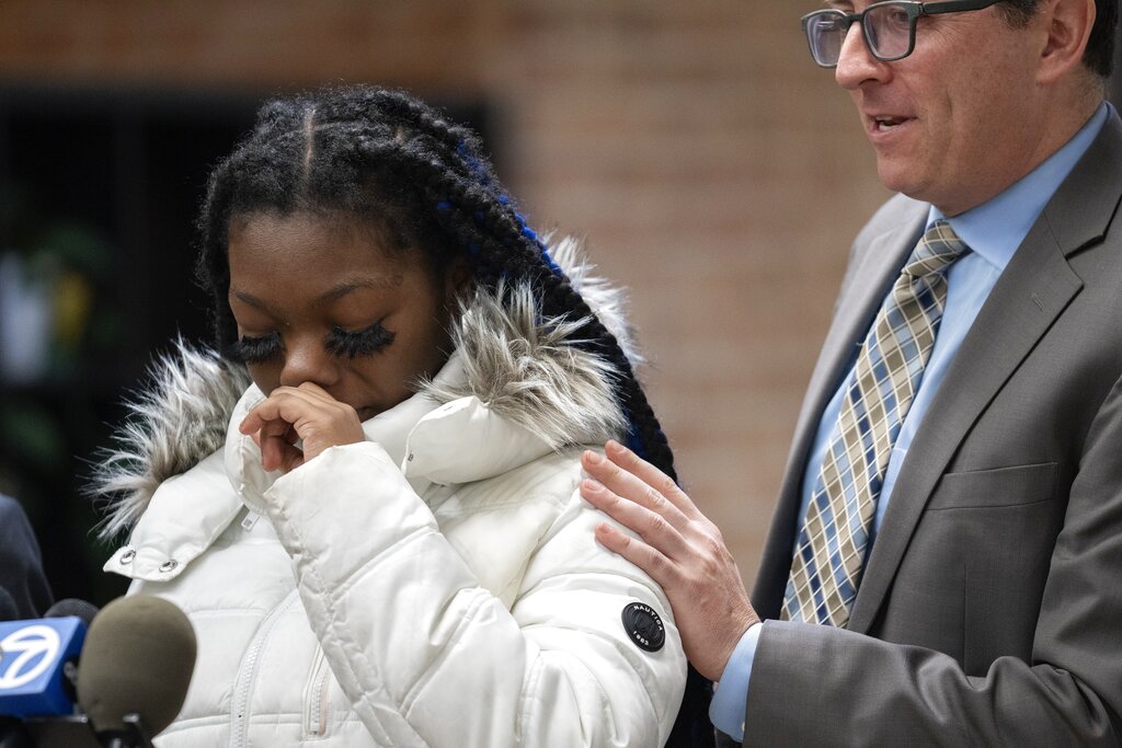 Illinois Child and Family Services incarcerated hundreds of children: Lawsuit