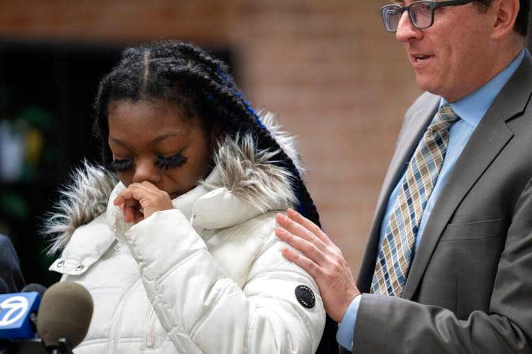 Illinois Child and Family Services incarcerated hundreds of children: Lawsuit