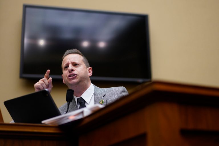 Democratic freshman invites all of Congress to visit Parkland shooting site before demolition