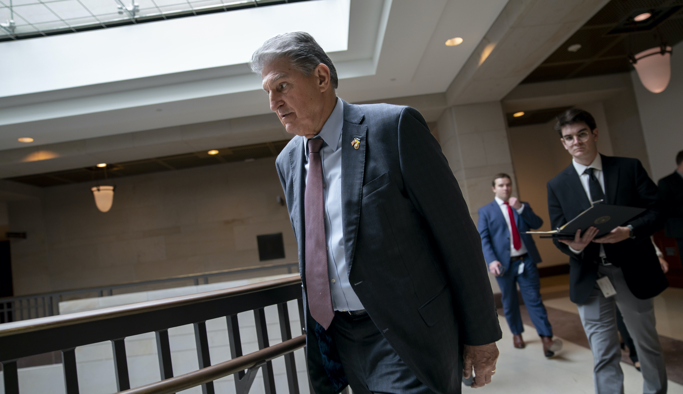Manchin calls on Democrats to negotiate over debt ceiling: ‘Stop this madness’