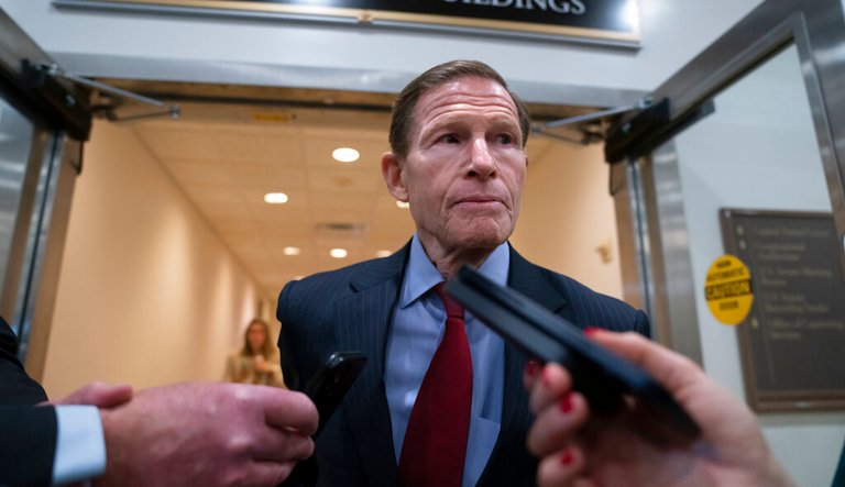 Richard Blumenthal to undergo surgery after breaking leg at UConn victory parade