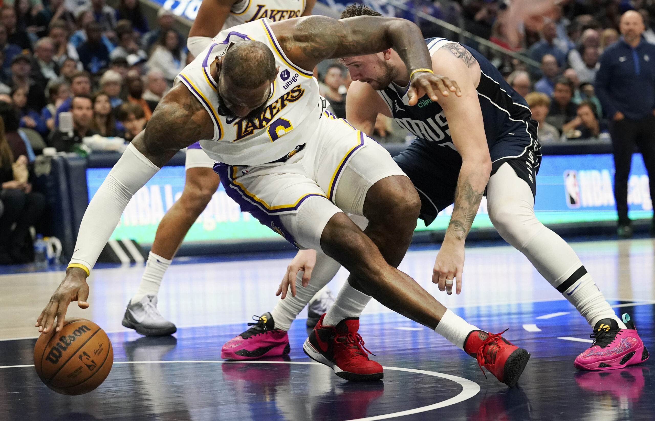 WATCH: LeBron James injured as Lakers achieve biggest comeback of NBA season