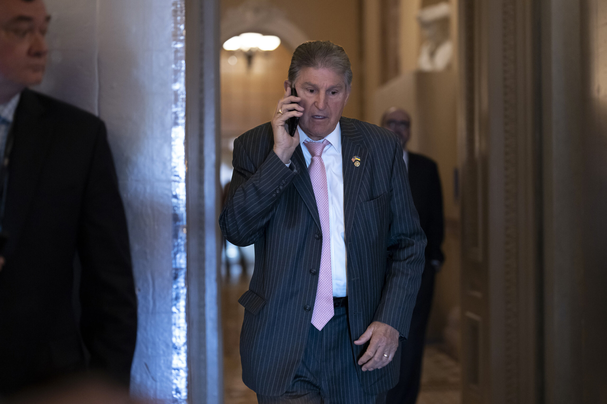 Manchin exploring ‘federal nuclear market’ to keep reactors online