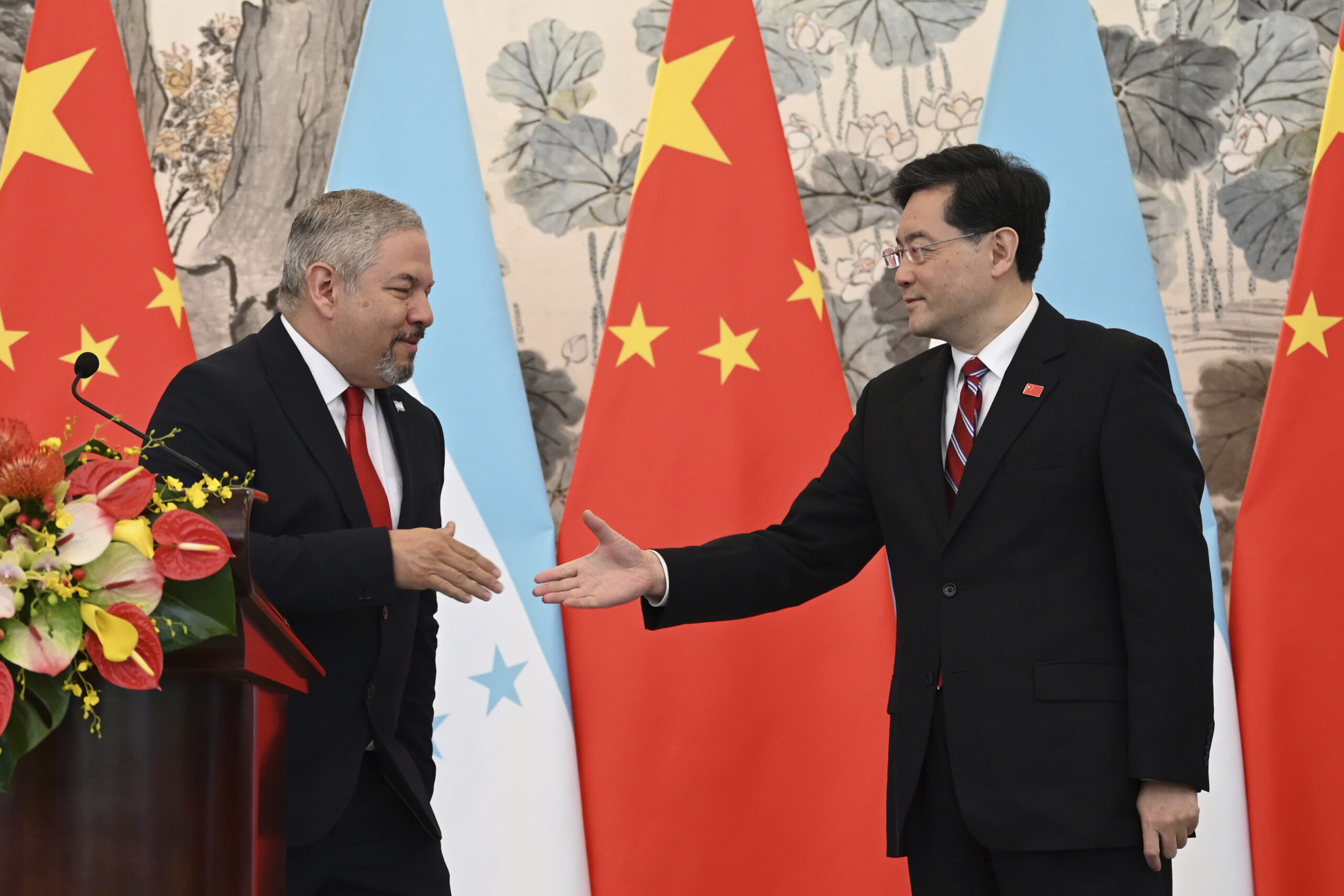 Honduras opens ties with China after breaking from Taiwan