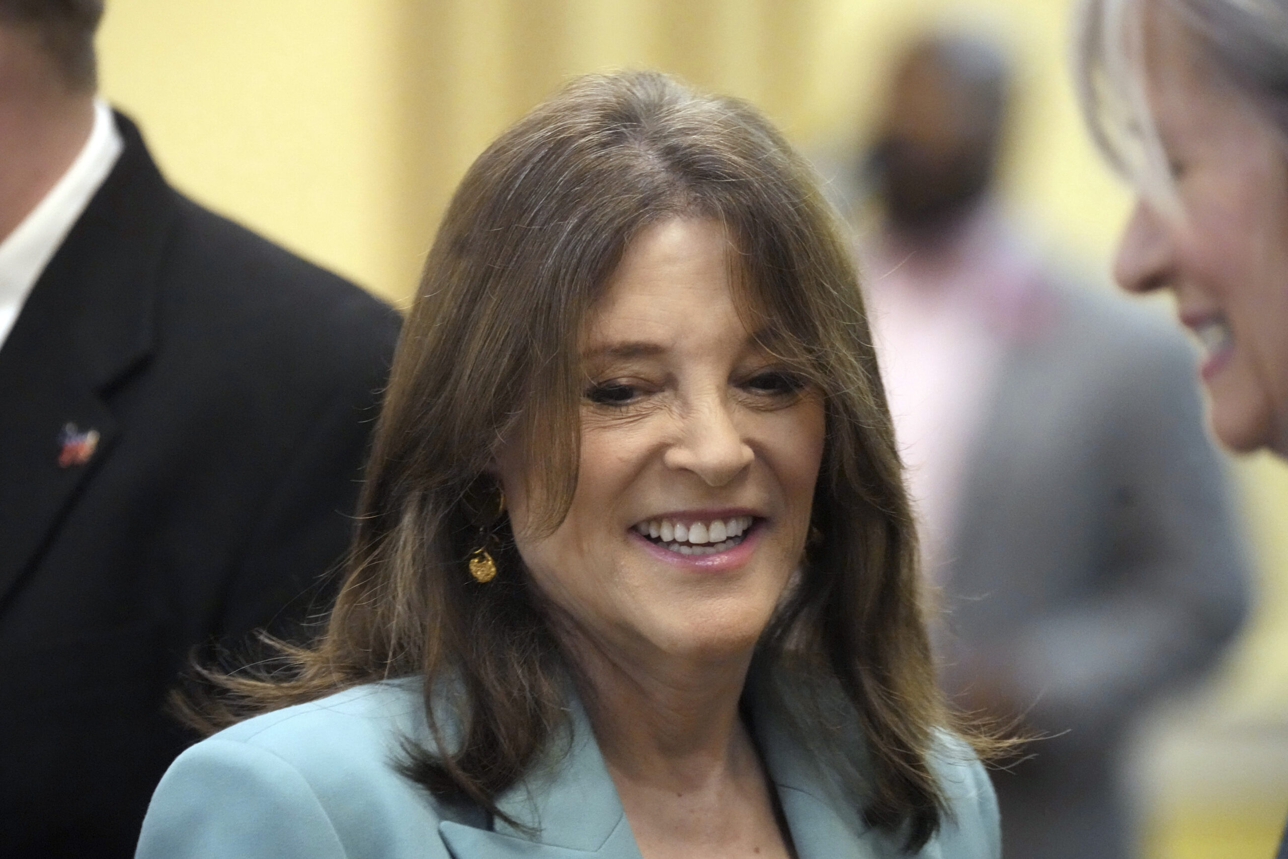 Marianne Williamson blasts DNC for doing everything to ‘make it easier’ for Biden